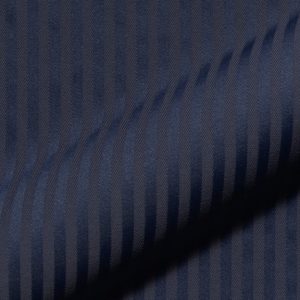 Fein gestreifte, feuerhemmende, klassischer Polsterstoff Rigello FR E5616-843 dunkelblau